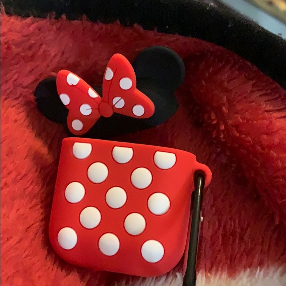 Minnie Mouse AirPods outer case